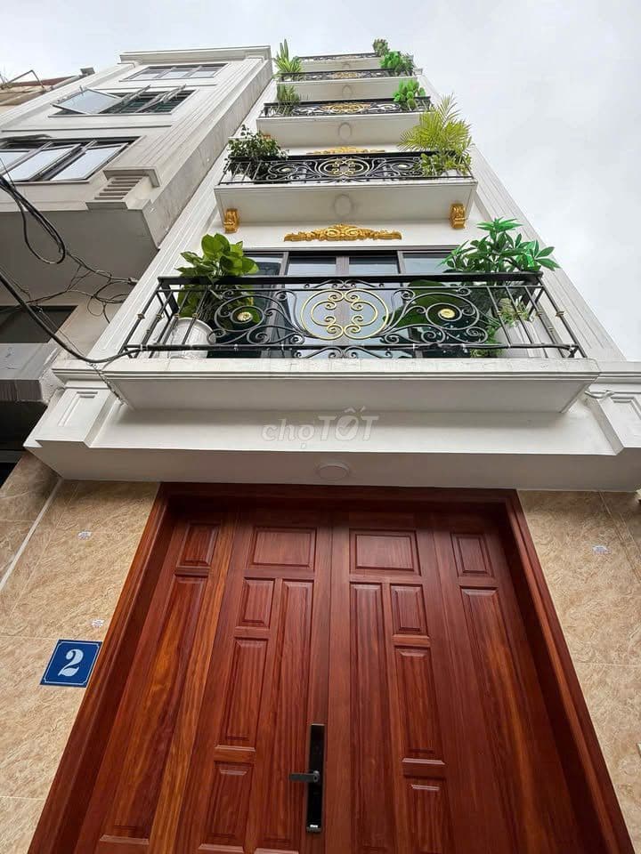 ngộp bank 6 tỷ , bán gấp nhà 6 tầng kế bên nhà thờ đức bà Q1