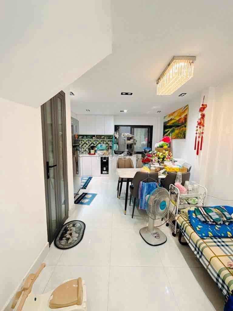 LÊ HỒNG PHONG TRUNG TÂM QUẬN 10 - NGANG HIẾM 4M Ô TÔ ĐỔ CỬA NHÀ ĐẸP . - Ảnh 3