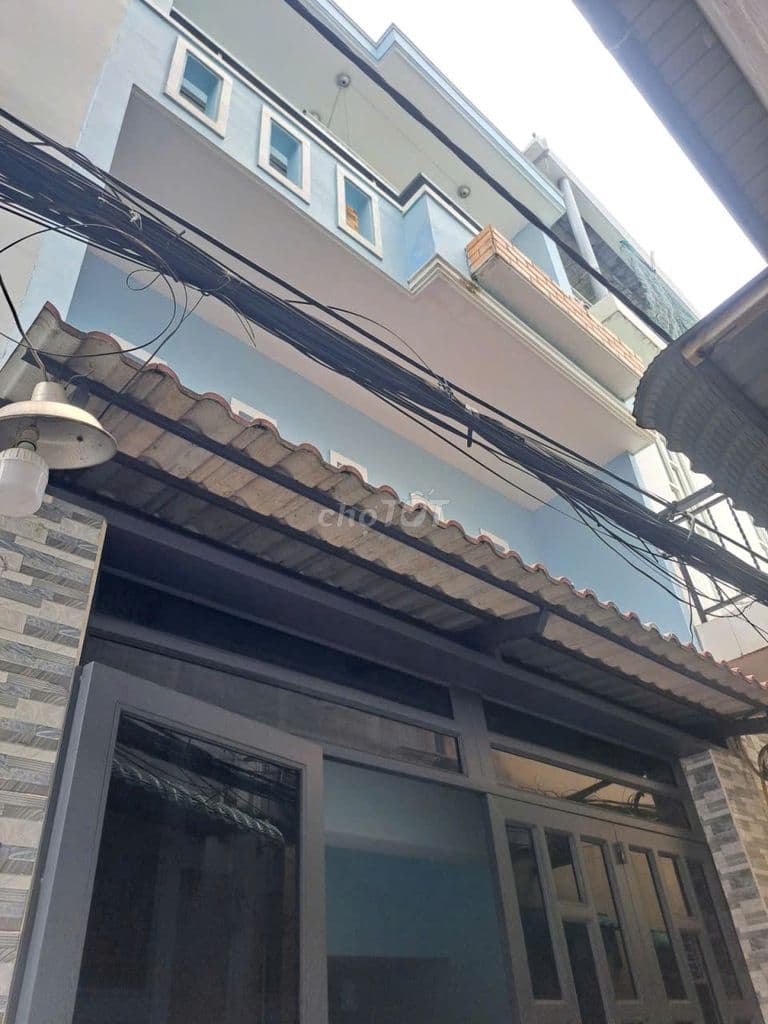 Nhà mới 3 tầng, ô tô đến cửa, gần chung cư Sơn Kỳ.