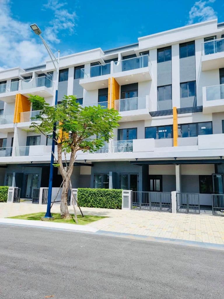 Bán nhanh Căn Góc, gần công viên đẹp nhất dự án Lovera Premier