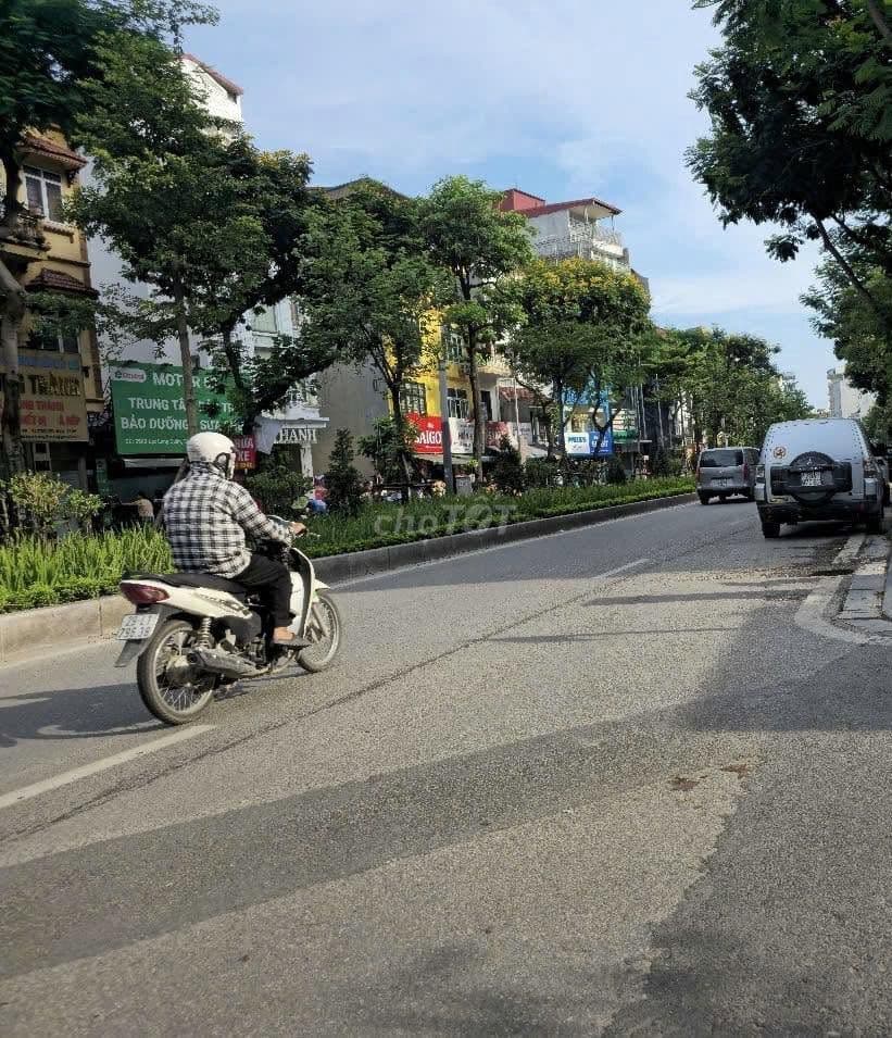 bán đất 134m2 Tây Hồ sát phố Lạc Long Quân