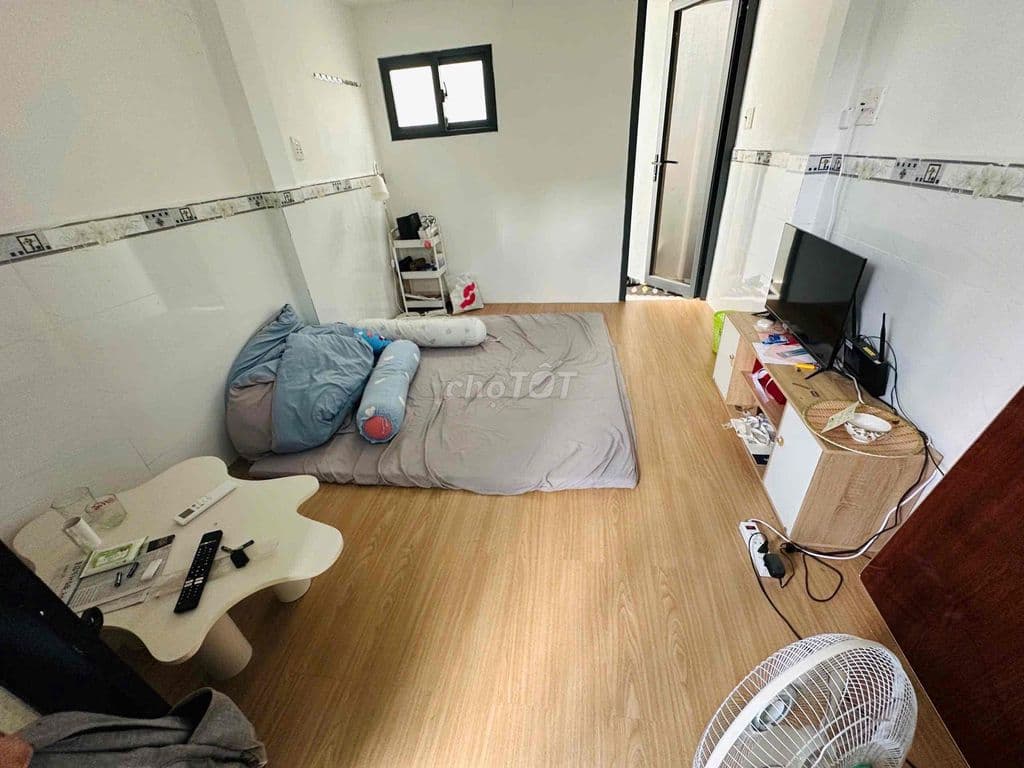 Giảm thêm 100tr bán gấp tháng 6 nhà nhỏ 3 tầng khu sân bay giá 1t850