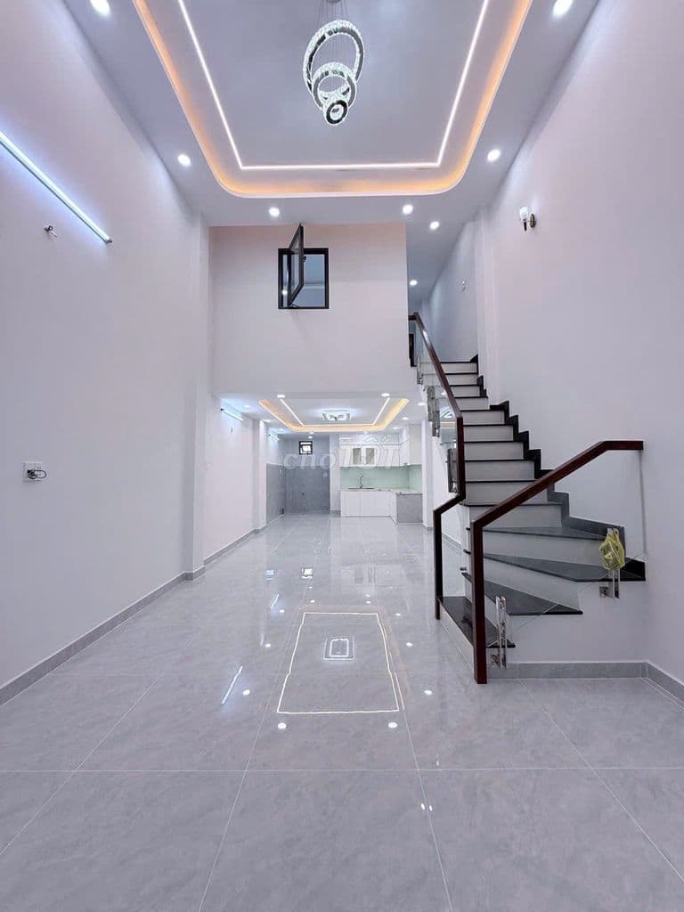 NHÀ HẺM 4M NGAY NGÃ 4 BỐN XÃ 2 CMT 10M