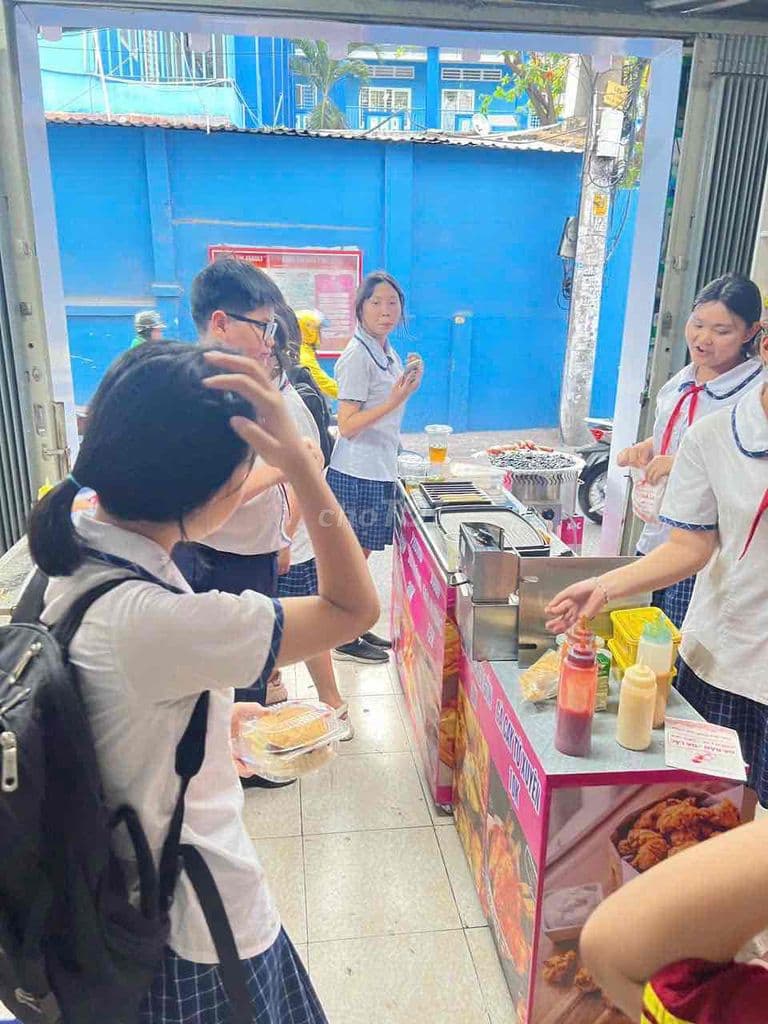 Cần sang gấp tiệm ăn vặt đối diện trường học Tân Bình - Ảnh 2