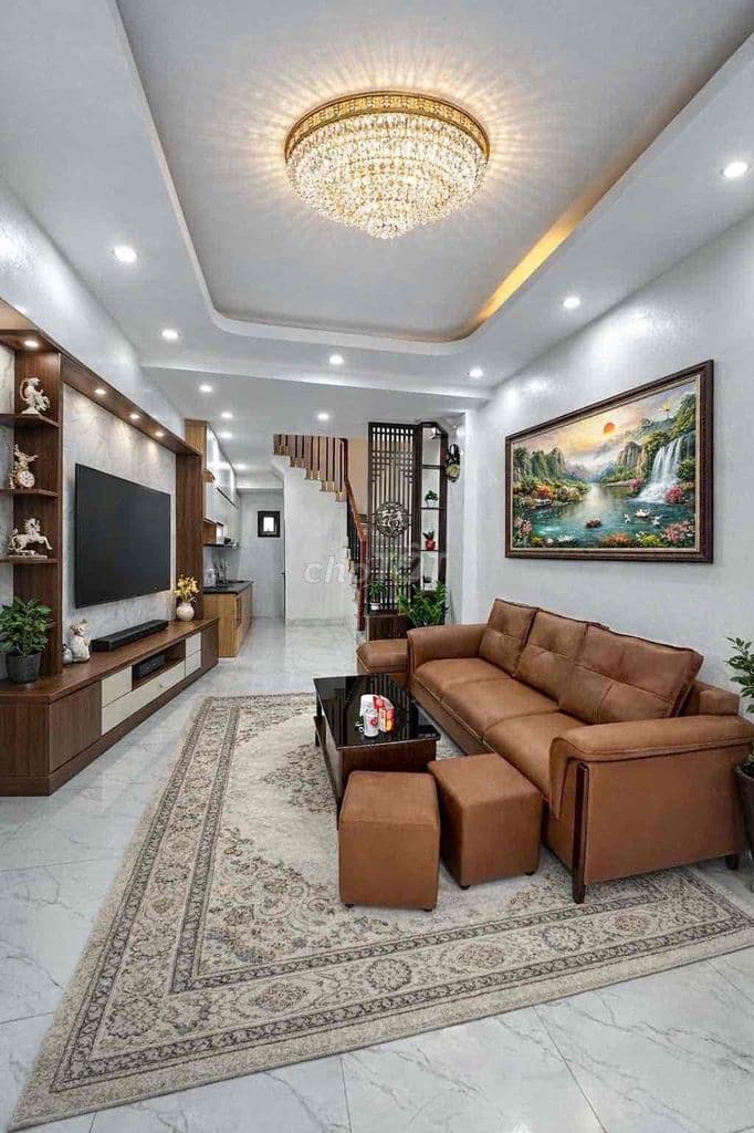 Bán nhà Giang Biên 33m dân xây ô tô tải đỗ cửa full nội thất 6 ty - Ảnh 2