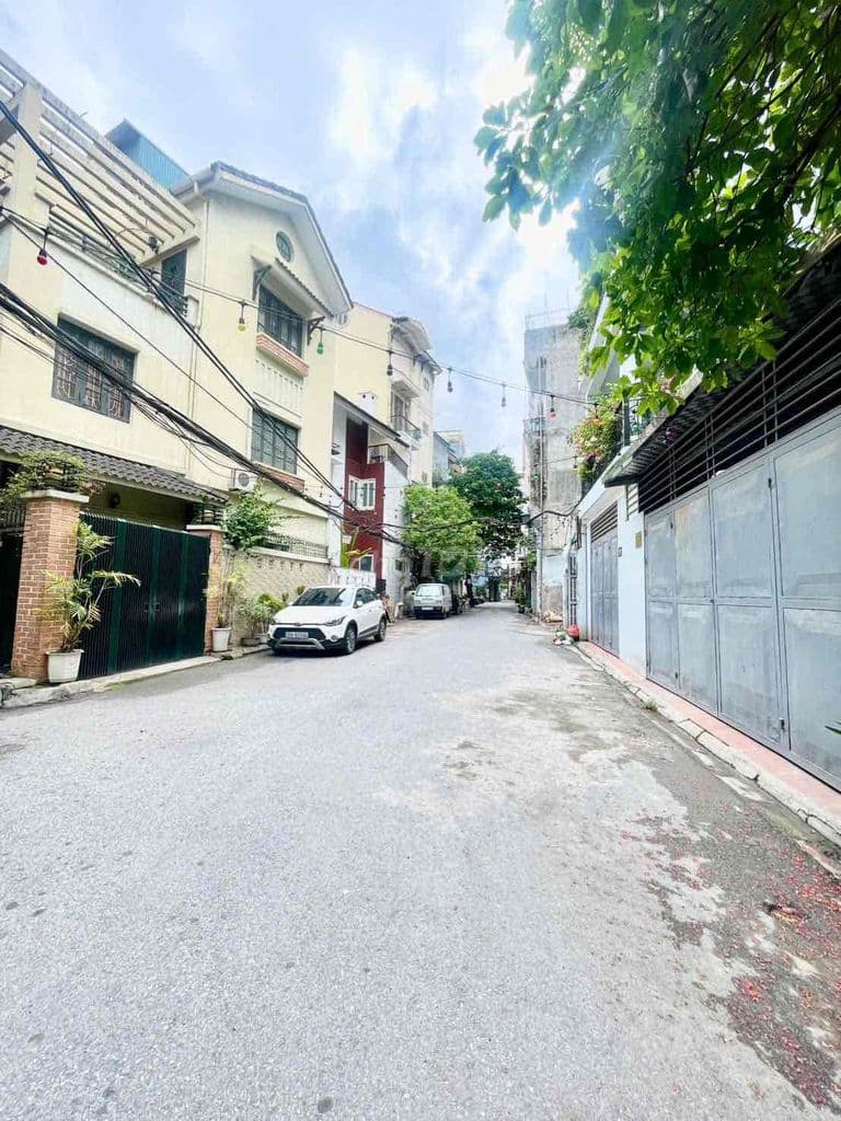 HÀNG HIẾM BỒ ĐỀ -GARA Ô TÔ -MT 6,6M BỀ THẾ- Ô TÔ TRÁNH THÔNG -Ở ĐẲNG C - Ảnh 2