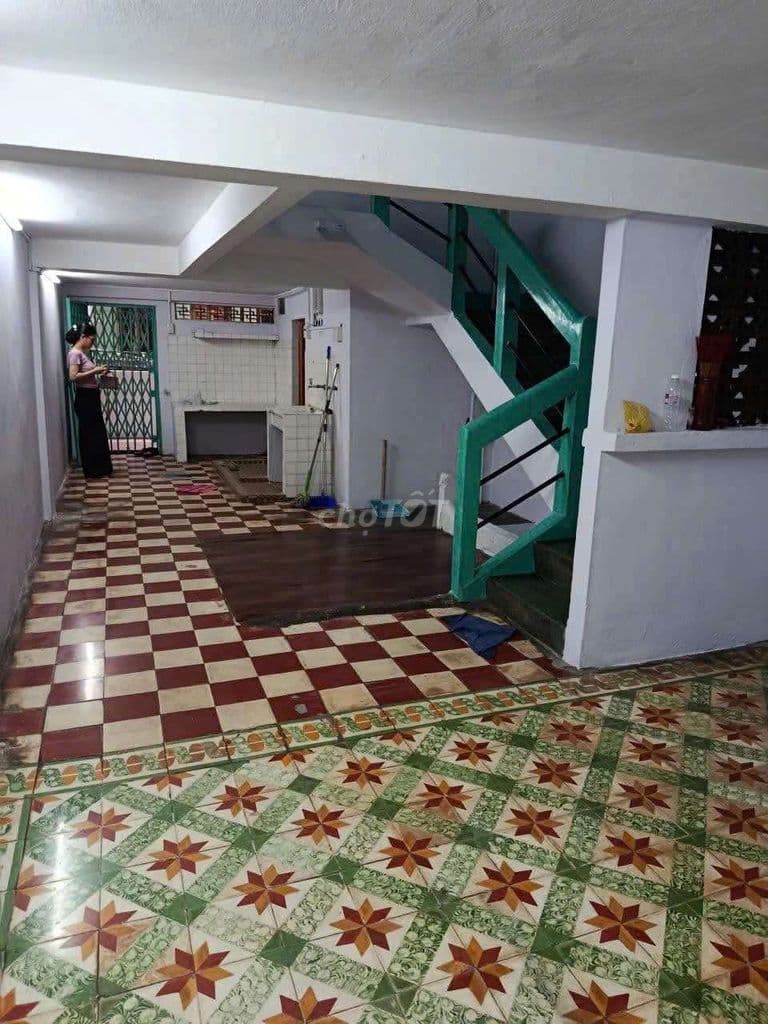 CHUNG CƯ LẦU 2 - TRẦN HƯNG ĐẠO - 110M2 - SỔ VUÔNG - NHỈNH 3 TỶ. - Ảnh 3