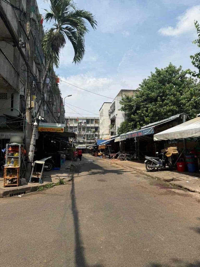 NHÀ MẶT TIỀN KHU CHỢ HOA ĐẦM SEN