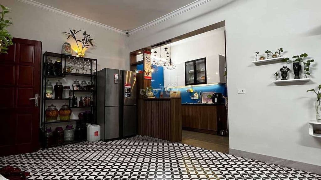 BÁN TẬP THỂ TẦNG 2 THANH NHÀN. HAI BA TRƯNG(GẦN Ô TÔ).70M.2PN. 3.5TỶ