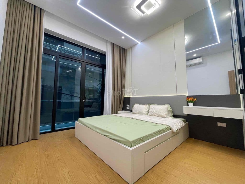 nhà Lê Thanh Nghị 38m2 7tầng thang máy ở kinh doanh .phố 10m.Hiếm