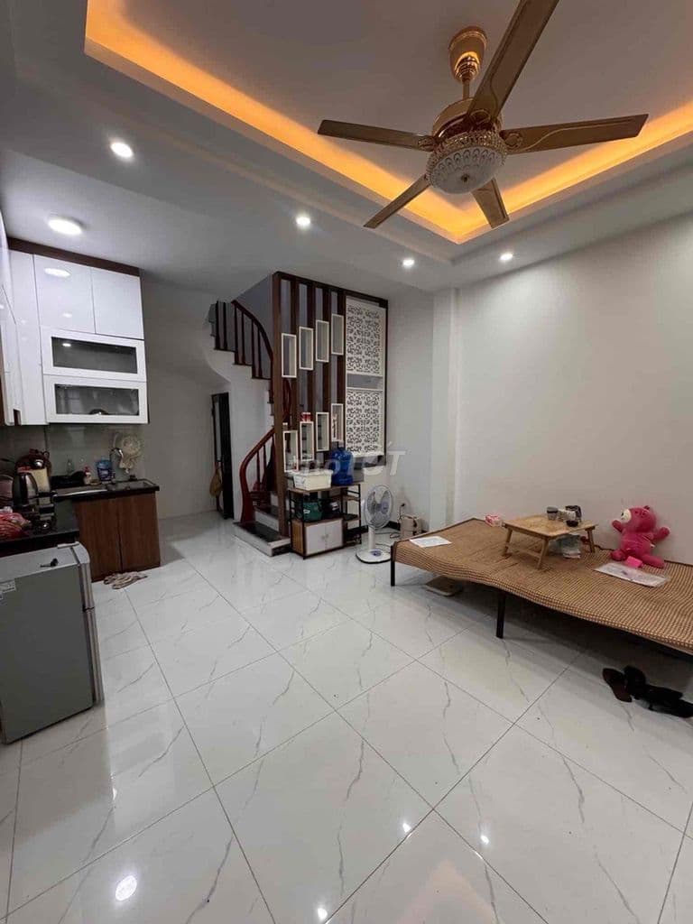 ngõ An Sơn_ phố Đại La. Nhà đẹp ở luôn,DT:40m xây 5 tầng,3 ngủ full NT