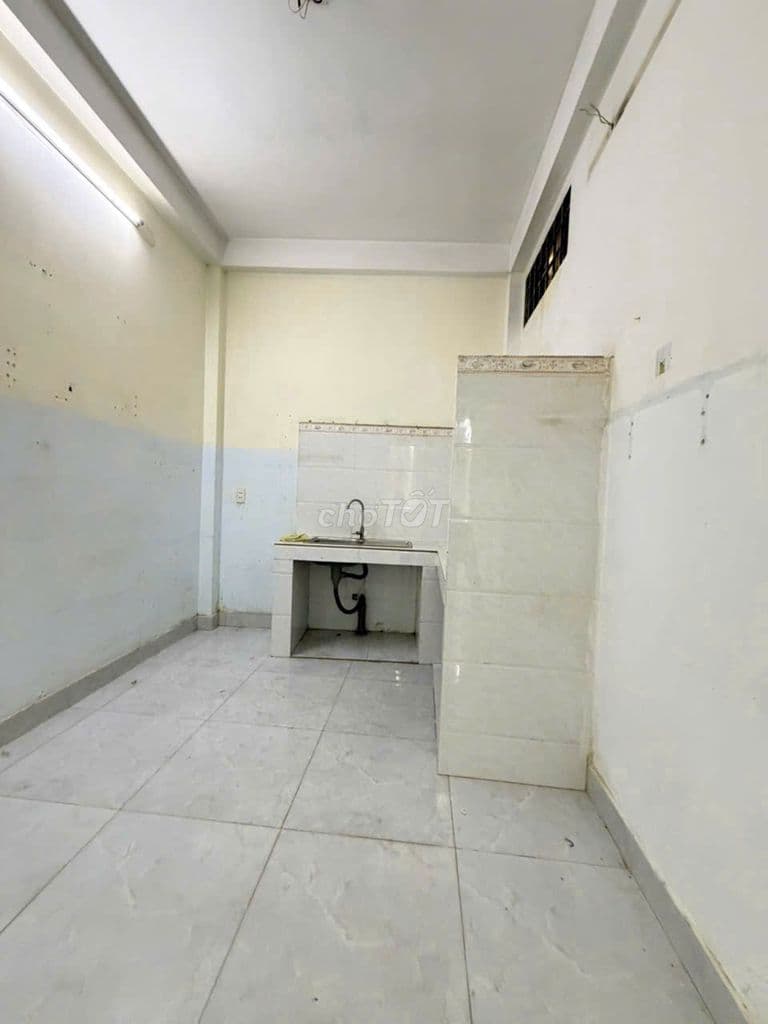 Bán nhà 2 lầu đúc BTCT đường Trần Hưng Đạo P5 Q5 - Ảnh 3