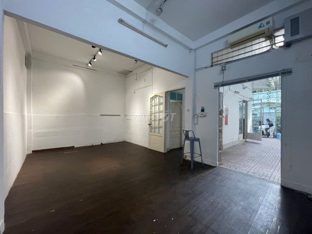 MẶT BẰNG ĐẸP HẺM XE HƠI - DT 100m2 – CÓ SÂN RIÊNG – VÀO LÀ DÙNG NGAY - Ảnh 2