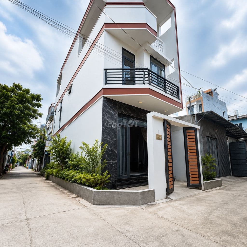 Nhà lô góc 75m² ngay chợ Hiệp Bình, HXH, gần Phạm Văn Đồng, giá 7,2 tỷ