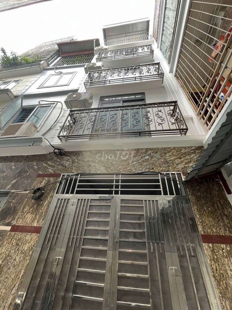 Bán nhà chính chủ mới đẹp phố Lĩnh Nam 50m2, 5 Tầng, 8 Phòng khép kín
