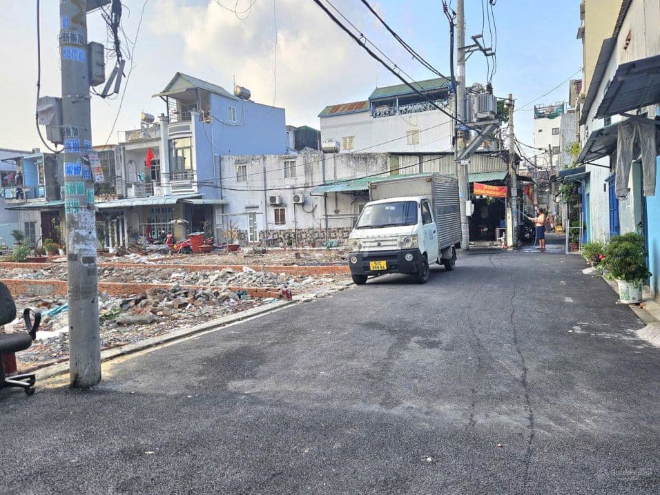 Lô đất thổ cư sổ riêng 69m2 Phan Văn Hớn Q12, đường nhựa 5m