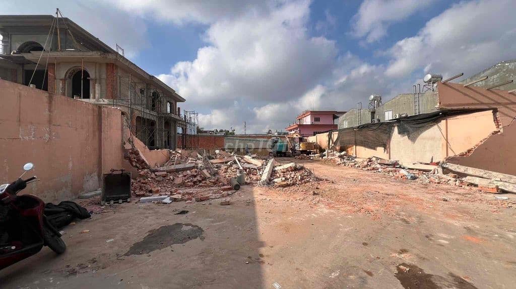 Bán đất Mặt tiền Võ Thị Hồi ngang 8m nở hậu 15m