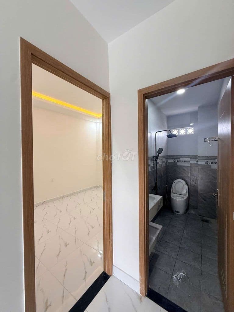 Nhà 5 Tầng Lã Xuân Oai - Ô tô Ngủ Trong Nhà - Sổ Riêng Hoàn Công - Ảnh 2