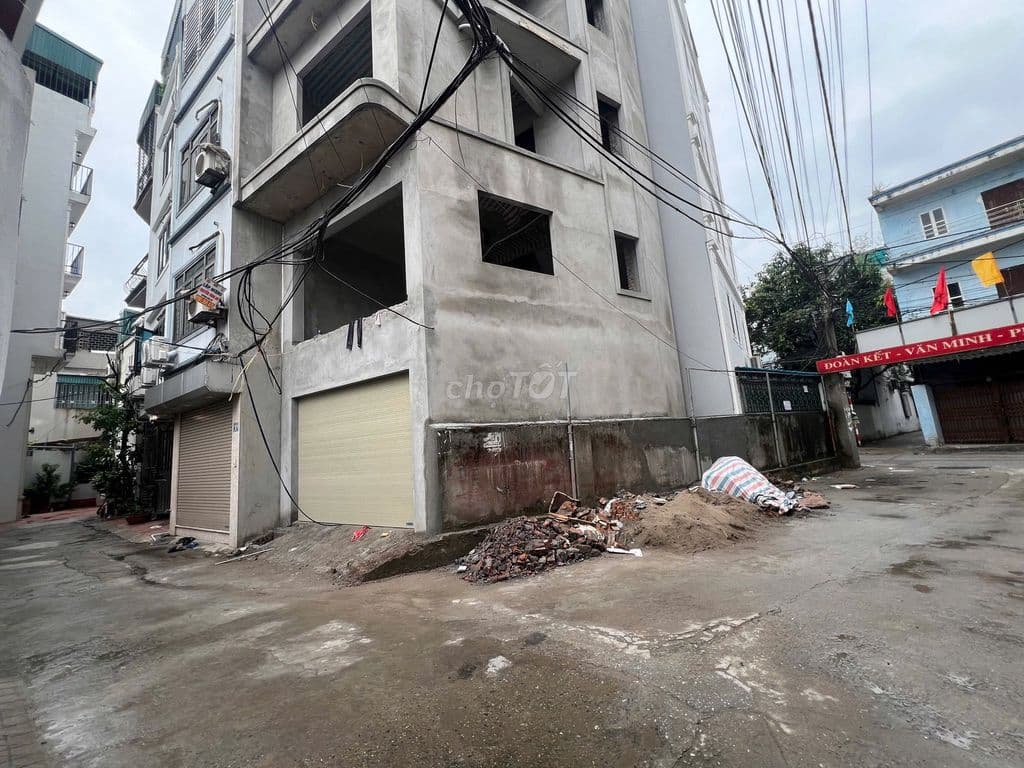 BÁN NHÀ THẠCH BÀN 42M 6TẦNG THANG MÁY 1 CĂN OTO TẢI VÀO NHÀ HƠN 11 TỶ