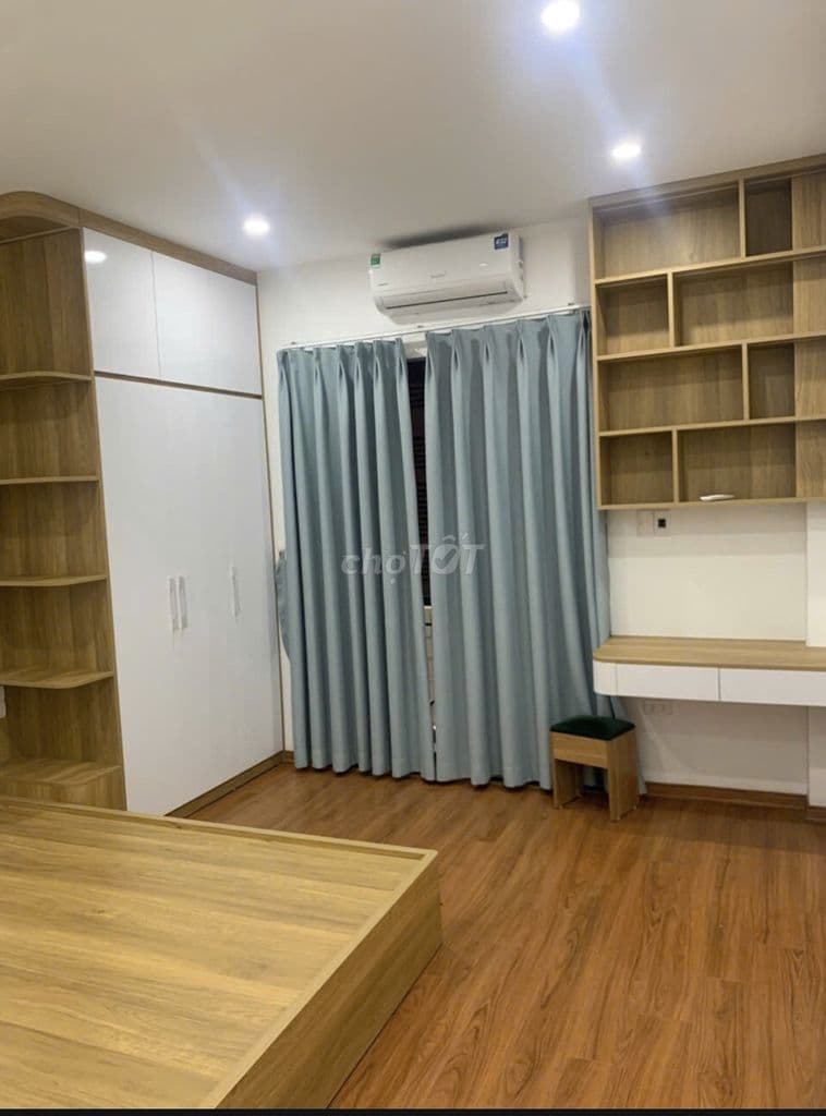 Chính chủ bán nhà trung tâm Thanh Xuân, nhà mới 5 tầng 49m2 7.6 tỉ