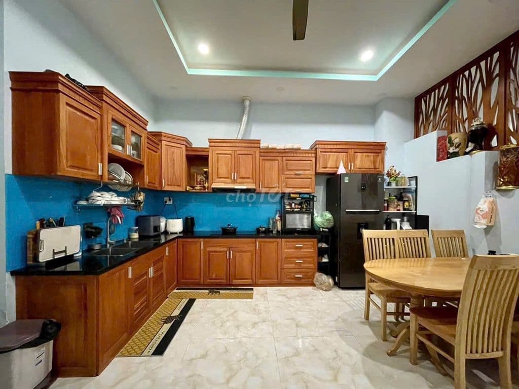 NHÀ 3 LẦU, 4,5m X 18m. HỂM XE TẢI ĐƯỜNG 3, GẦN BÊN VẠN PHÚC - Ảnh 3