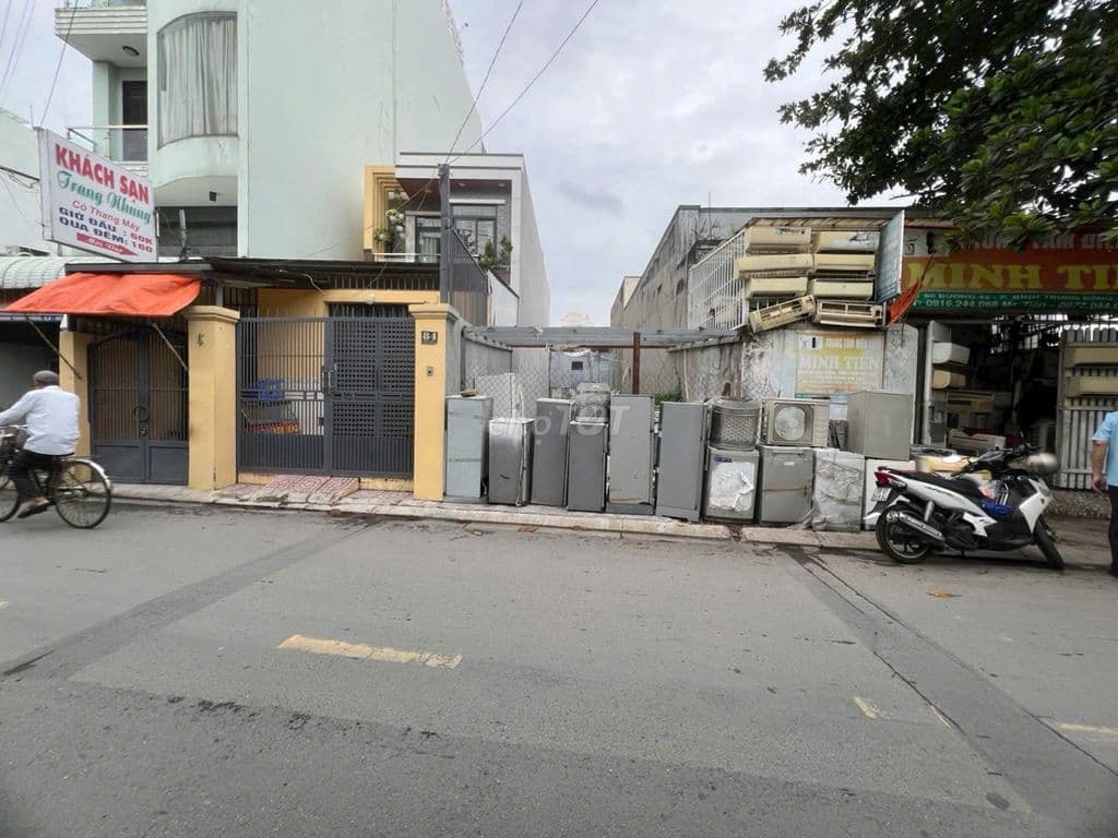 Chủ cần bán lô đất mặt tiền đg 42 Q2