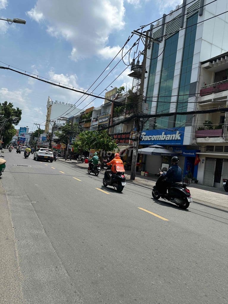 Chính chủ chưa qua đầu tư cần bán gấp nhà kiên cố nở hậu tài lộc 8 Tỷ