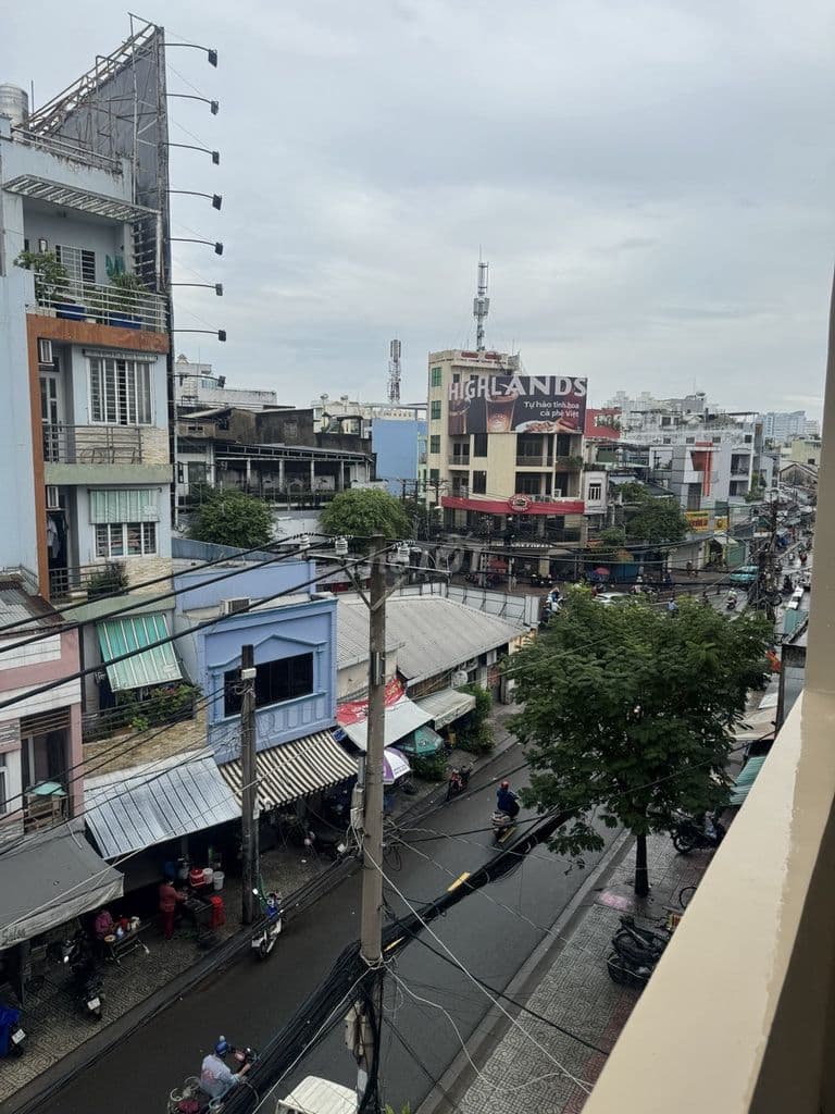 Nhà mặt tiền 4 tầng, kinh doanh đa ngành - Ảnh 3