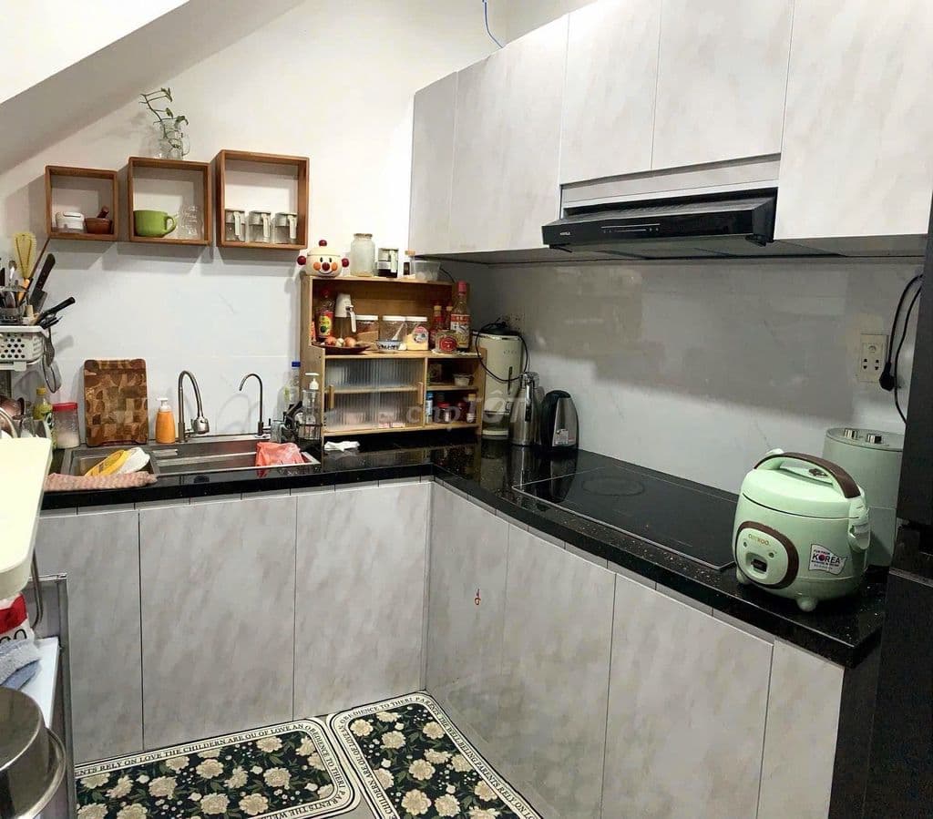 Bán nhà hẻm 4m Lạc Long Quân, DT:3X7m 2 lầu 2pn2wc - Ảnh 3