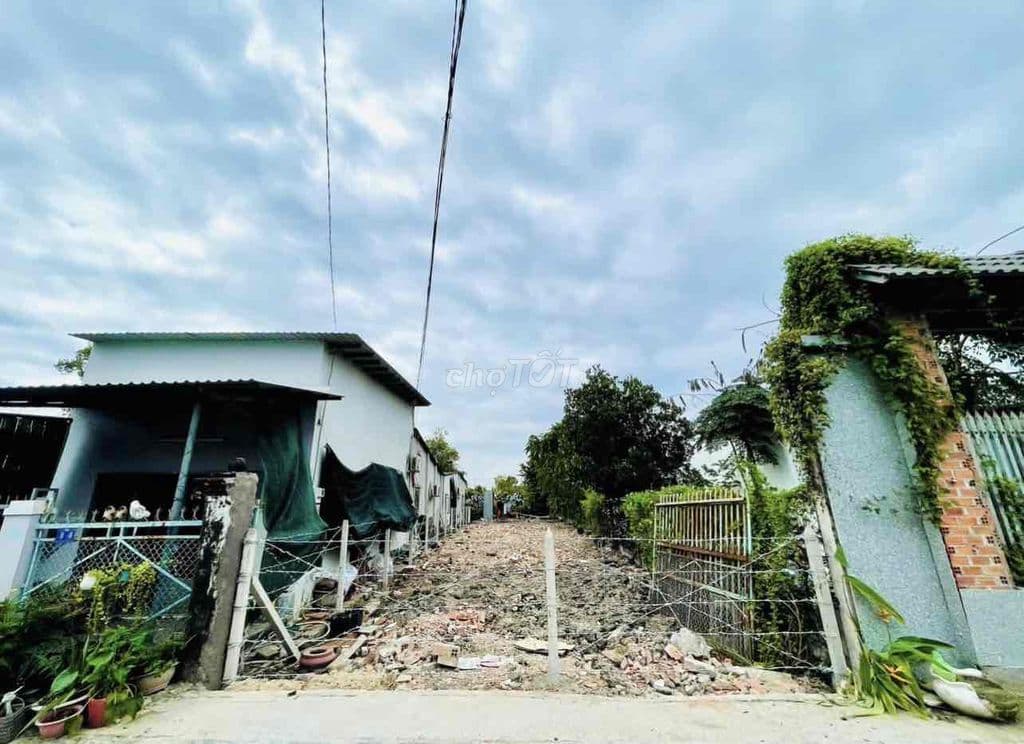 *HOT* 278m2 mặt tiền Nguyễn Phong Sắc mà chủ lại kêu có 550tr