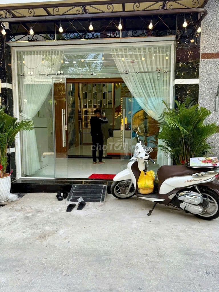 Nhà đường Tân Chánh Hiệp 18 DT 4x16m, nhà cấp 4, giá 4.95 tỷ