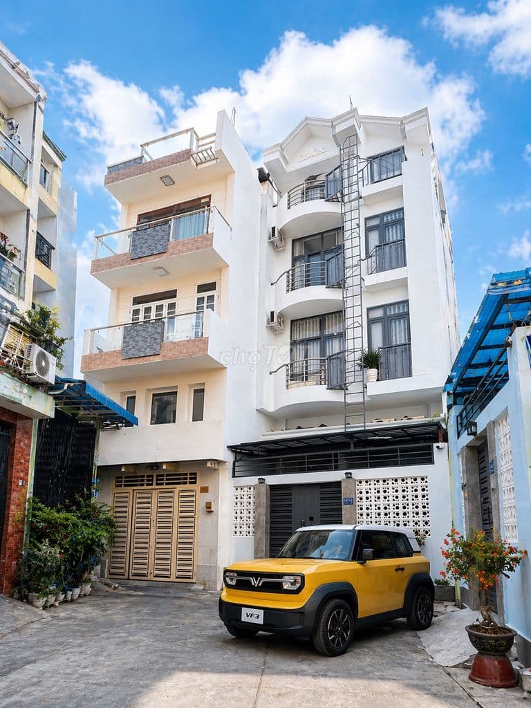 SIÊU HIẾM! Nhà 5 tầng, ngang 6m dài 18, Hẻm trước nhà 7m, Cách PXL 50M