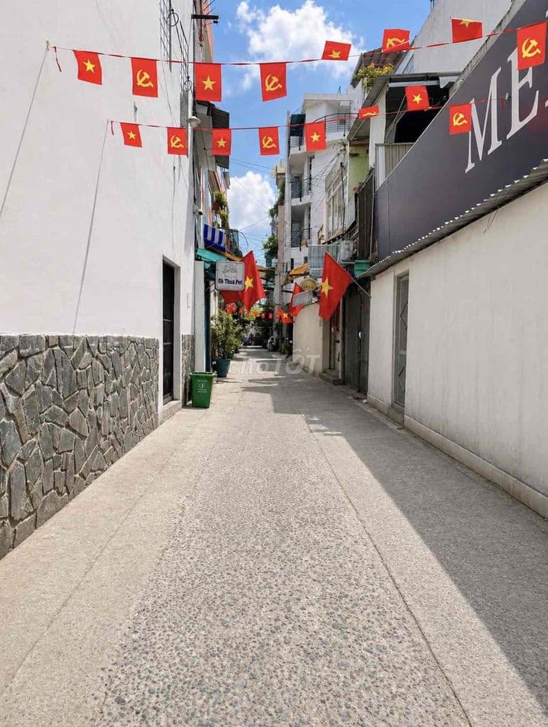 🏠 Nhà Quận 1 - hẻm xe ba gác thẳng 1 trục - gần mặt tiền - đất vuông - Ảnh 2