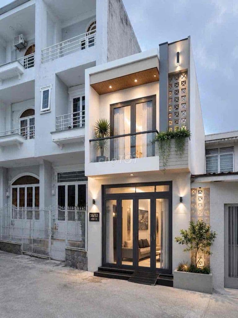 hẻm trước nhà 8m , GPXD mới 1tret ,lửng,2 lầu,pháp lý chuẩn 1