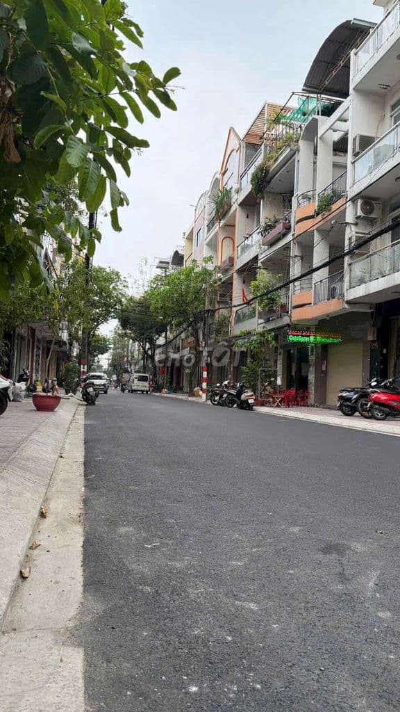 Bán nhà khu nội bộ Bàu cát 1 p14, tb dt : 4x14m 3 lầu ST, 5pn , pt st