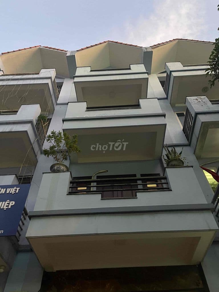 LIỀN KỀ-NAM LA KHÊ-HÀ ĐÔNG-Hơn 16 tỷ-Nhà 4 tầng-Diện tích 60m2-MT 4m.