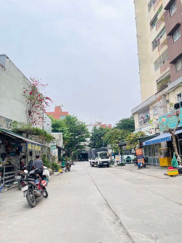 NGAY BỜ KÈ THAM LƯƠNG , EMART 2 ,DT 50M ,3PN ,CHỈ NHỈNH 3 TỶ - Ảnh 2