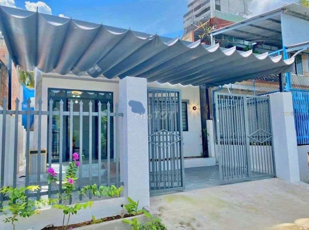 Cần tiền bán gấp căn nhà cấp 4 rộng 150m2
