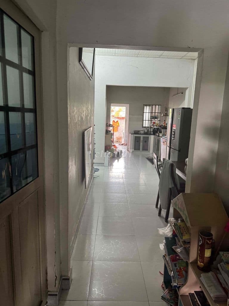 đổi chỗ ở. cần bán nhà gần khu trung tâm thị trấn
