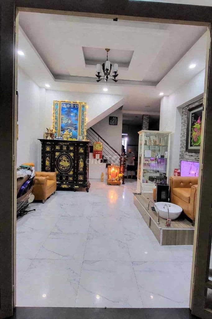 Hạ Giá 1 tỷ bán nhà HXH Cao Lỗ sát siêu thị AEon quận 8. DT: 52m2,