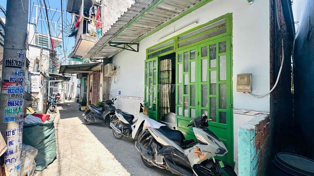 Bán nhà QL13 cũ - Gần cầu Hiệp Bình Phước - 38m2 ( Ngang 6m ) - SHR.