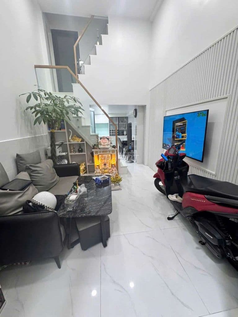 BÁN NHÀ ĐẸP 3,55 TỶ ( QUẬN 4 ) - Ảnh 2