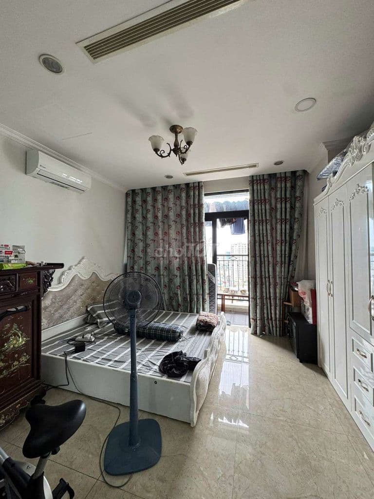 Cần bán căn tầng trung 109m2, giá chỉ 115tr/m2 - Ảnh 3