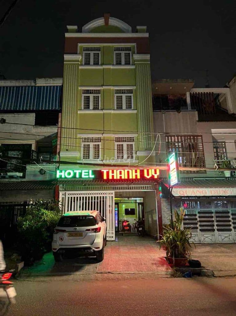 Cần sang nhượng lại KS . DT 6x18 .1 lửng 3 lầu 16 phòng .17 wc