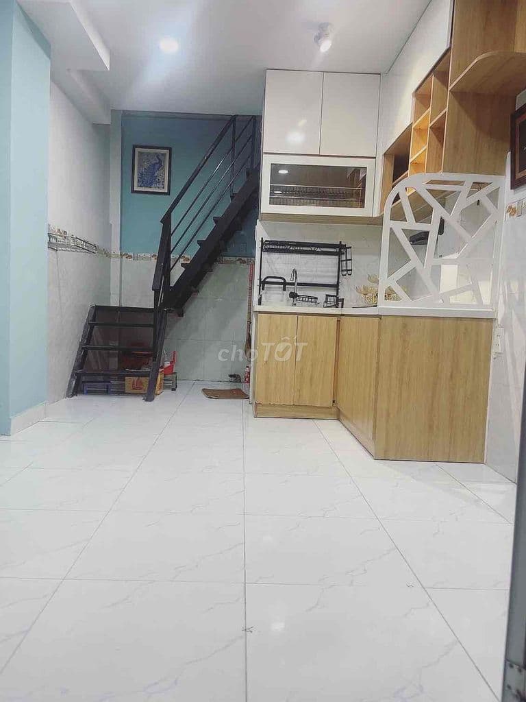 Hẻm 5m - Lạc Long Quân - 2PN Full Nội Thất - SHR Chỉ 2 Tỷ xíu