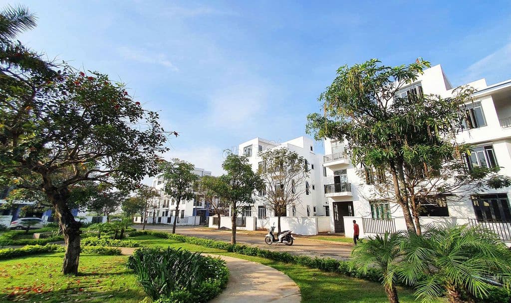 Cần bán đất Quận 9 - Sổ riêng - 100m2 full thổ cư - Sát Vinhomes - Ảnh 2