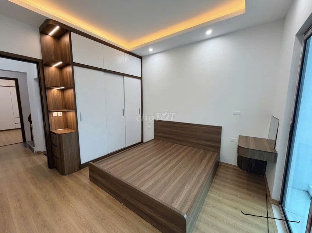 7.5 tỷ nhà gần KĐT RESCO Cổ Nhuế-45m2-5 tầng- oto đỗ cửa-có thể kdoanh