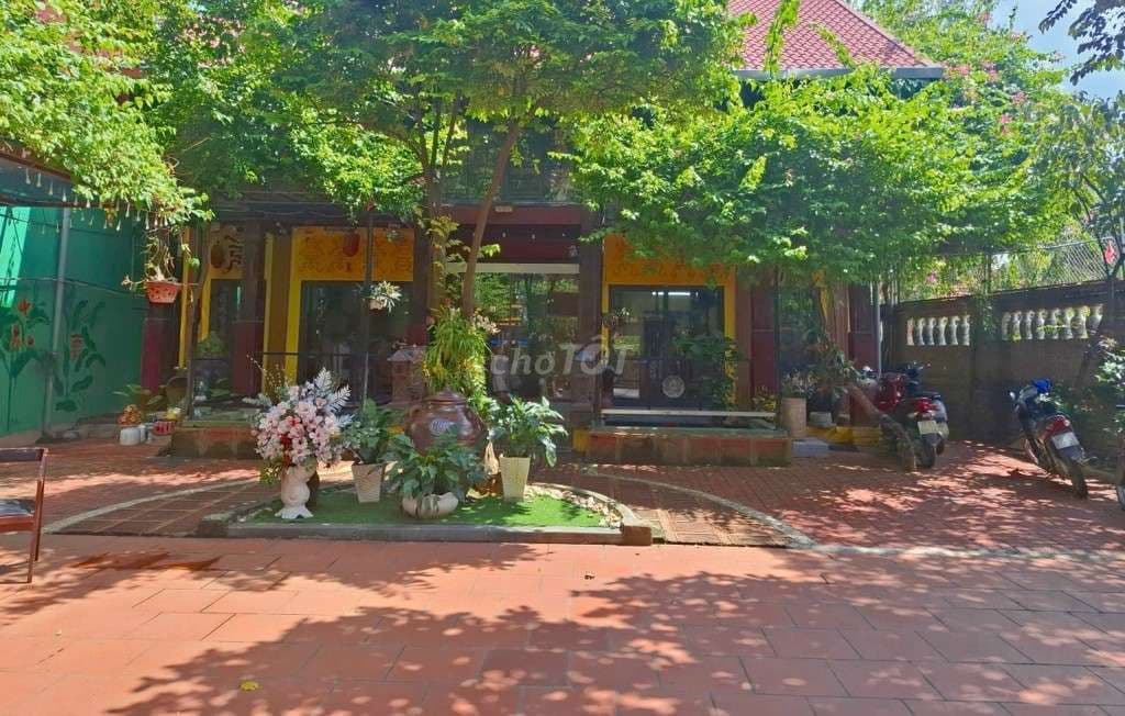 Nhà Hàng Cổng Hanoi Golf Club. Đang Kinh Doanh Tốt.