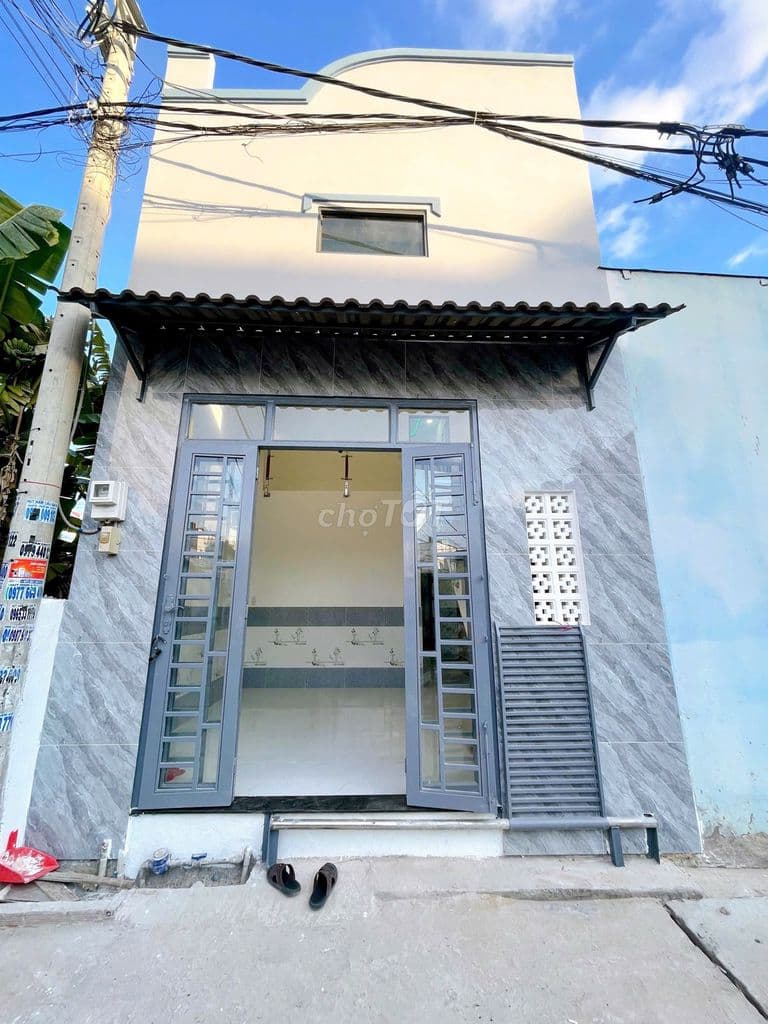 Nhà 4x10m Thạnh Lộc 41 hẻm ô tô, có 2PN 2WC, Phòg thờ. Giá 1,38ty (TL)