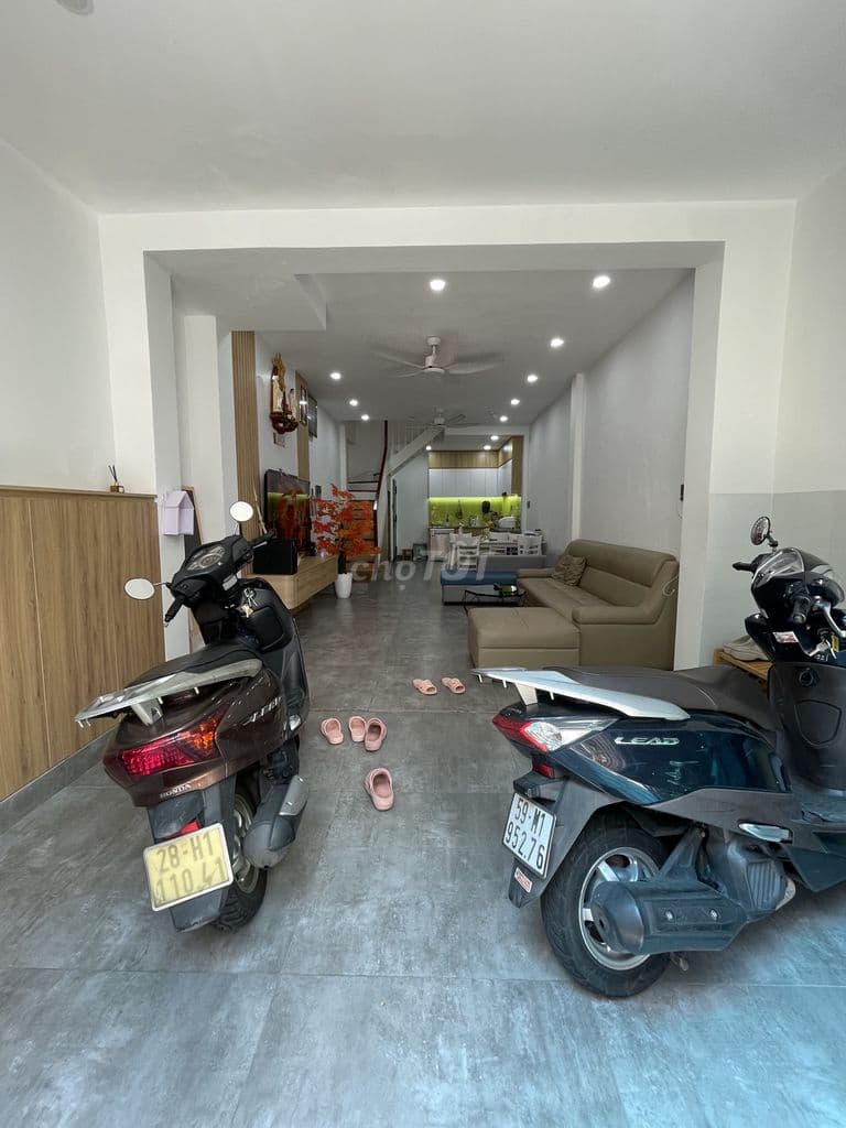Bán căn nhà tâm huyết cư xá Phú Bình Q11 3 tầng 2pn master 3wc full nt